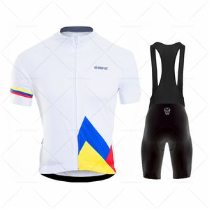 Jersey de ciclismo Conjuntos Go Rigo set Colombia Team Men Roupas Bike Uniform Mtb Maillot Ropa Ciclismo Summer Summer Short Sleeve 230816