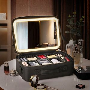 Kosmetiska väskor Kvinnor Led Light Cosmetic Bag Mirror Cosmetic Case Travel Vanity Bag Stor kapacitet Portabla resesmakeup Väskor för kvinnor 230815