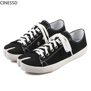 Dress Shoes Women Split Toe Ninja Tabi Canvas Sneakers Woman Lace Up Casual Vulcanized Flats Round Toe Ladies Shoes 230815