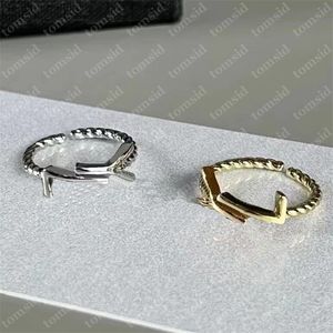 Anel de designer feminino Anel de luxo aberto anéis finos Twist Fashion Love Ring Y Gold Silver Letters Ladies Jewelry Ornament