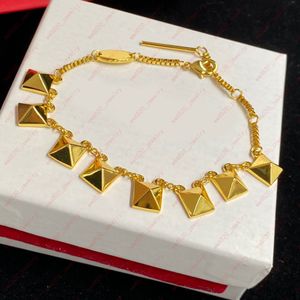 Braccialetti top piramidici quadrati in metallo, catena, pezzi di personalità della moda di alta qualità, design designer di lusso, San Valentino, Natale, regali