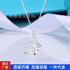 Designer's Brand same crown necklace female ins simple fashion pendant clavicle Necklace