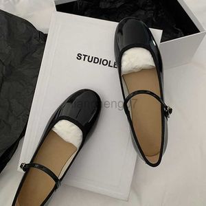 Dress Shoes Japanned Leather Ballets Woman Belt Strap Lolita Flats French Mary Jeans Femme Shallow Loafers JK Cosplay Shoes Women MoccasinsL0816