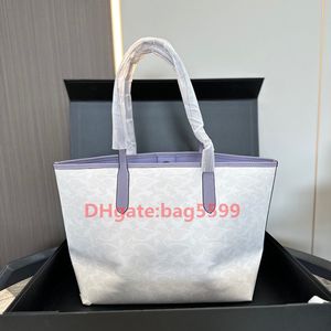 Duffel Bags Luxury Fashion Men Women Travel Duffle Bags Brand Designer Bagage Handväskor med låsad storkapacitet sportväska cc 31 cm mode