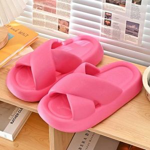 Slipper Fashion Girls Cross Slipper Soft Tjock Bottom kvinnors tofflor inomhusskor Kvinnliga hemstrand flip flops sommar tofflor