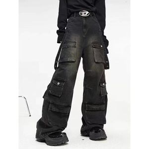 Хучжоу мужские грузовые джинсы брюки мужчины негабаритные брюки для джинсовой ткани мужской черный дизайн японская уличная одежда хип -хоп карманный сафари стиль 230815