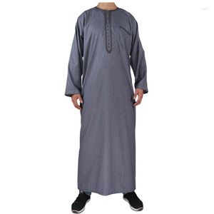 Roupas étnicas atacado thobe casual algodão bordado árabe manga longa redonda Robe islâmico vestido árabe Abaya Jubba Homens muçulmanos