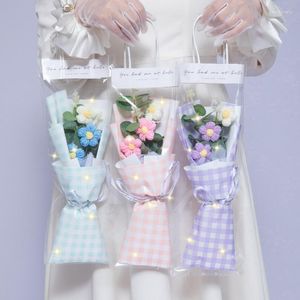 زهور زخرفية 1pc LED LED سلسلة مجموعة مجموعة مصطنعة الحليب الحليب القطن يدوي الكروشيه Bouquet PVC حقيبة هدايا