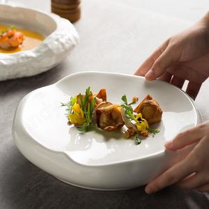 Plakalar Düzensiz Seramik Plaka Saf Beyaz Kalın Kenar Yemek Odası Tatlı Yemek Avrupa Evi Gelişmiş Akşam Yemeği Mutfak Aksesuarları