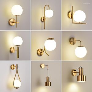 Wall Lamps Bedside Lamp Light Sconce For Living Room Bedroom Aisle Background Home Decor Plating Iron Glass Lampshade Lighting Fixture