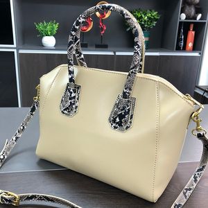 Snake Leather Crossbody Bag Women Chain Snakes Handväskor Purse Läder Interiör F och mode Axel Messenger Bag CHD23081611 XRONG_TOTES