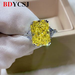 Pierścionki ślubne pełne ciało 925 Srebrne lodowe imitacja żółty diamentowy pierścień luksusowy akcesoria główny kamień 10 14 mm 230816