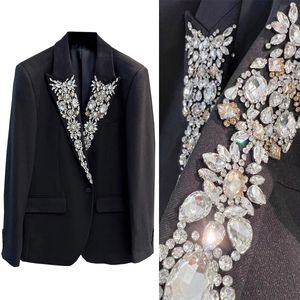 Schwarze Luxus Männer Hochzeit Blazer 2 Stück Kristall Peaked Revers Smokedos Schlanker Fit Bräutigam Abschlussabend Partyjacke Mitte gemacht