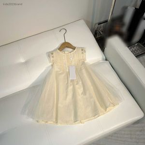 Designer baby klänning ihålig design barn kjol spetsdekoration flicka kjol storlek 100-150 cm ärmlös i ett stycke klänning lyxig juli11