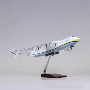 Dekorativa objekt Figurer 42 cm 1/200 Skala för Antonov AN-225 MRIYA Transportflygplan Simuleringsflygplan Harts Plastisk replikmodell Toy for Collection 230815
