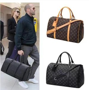 Herren Duffle Bags Männer Totes mit hoher Kapazität Handgepäck PU Leder Handtaschen große Kreuzkörper Totes Synthetischer Designer Duffel Designer Fashion B Luxus Designertasche