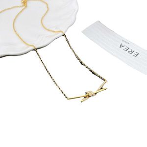 Designer's Brand Knot Diamond Necklace Womens 925 Sterling Silver High Edition Fashion Versatile Gold plating Lock Bone Chain 3AM8