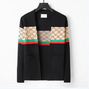 2023 럭셔리 남성 스웨터 여성 디자이너 스웨터 니트 가디건 주머니 긴팔 패션 니트웨어 셔츠 스웨터 코트 검은 카키