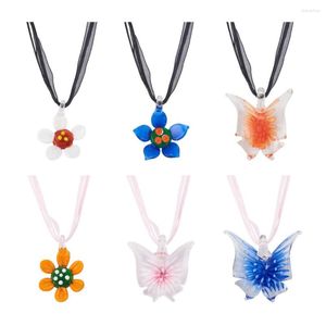 Anhänger Halsketten 1Box Lampen Halskette Herstellung Spring Schmetterling Blume Murano Glass Charme für Frauen DIY Juwelierhandwerk