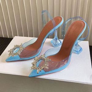 Amina Begum Glass Sling Sandal 9.5cm Crystal-vellished Rosle PVC Pumps 신발 발 뒤꿈치 샌드 샌들 여성 고급 디자이너 드레스 신발 웨딩 신발 파티 신발 저녁