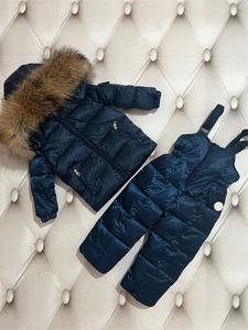 Girls Boys Winter Two Piece Set Down Fur Hooed rockar med Suspender Pants Fashion Wime Trench Windproof Coat Girl Boy Set Designer Jackets kläder