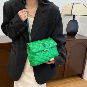 Kurt Geiger para mulheres com design de cabeça de águia bolsa de grade de diamante estilo estrangeiro flip top um ombro crossbody verão europeu leve luxo e alto sentido 2024