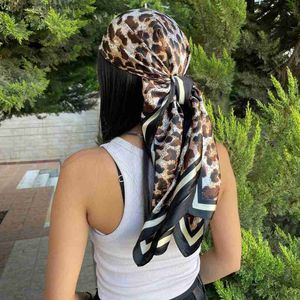 Scarpes Designer Brand Luxury Brand Kerchie Neck Scarf Bandana Farmettiere 90x90 cm Nuova sciarpa di seta e imballaggio Z230817