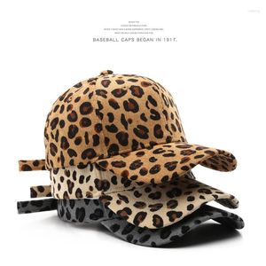 Caps de bola Caps de leopardo feminino Capinho de impressão de tampa de beisebol para mulheres Capilinhas de veludo Cordamento Capsoladores ao ar livre Casual Drop de inverno