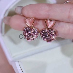 Fascino tempestato di orecchini per il cuore rosa rinestone per la personalità della personalità della personalità carina accessori estivi per feste di compleanno di gioielli J230817