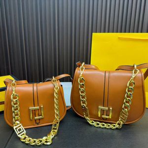 Saddle Crossbody Bag luksurys torebki krzyżowe torby projektanckie w stylu vintage damskie torba łańcuchowa Mała duża skórzana torebka ramion torebka 230817