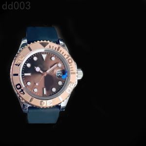 Designer de pulseira de borracha Relógio de 40 mm Tamanho de 40 mm Montre luxle clássico Black Blue Dial Watches Luxury Men requintado Acessórios de moda de relógios perfeitos SB037 C23