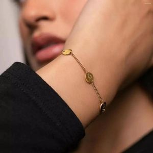 Bracelets de link Tiny Disc Bracelet | Pingente arábico redondo personalizado minimalista 18K Jóias de estética em ouro maciço para mulheres