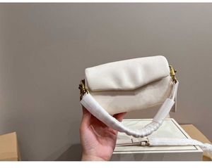 Modna Tabby Cloud Bag damskie ramię puszyste, prawdziwe skórzane zamykanie magnetycznego zatrzasku klasyczny flip europejski i amerykański prostota