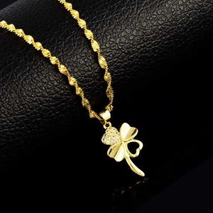Pendant Necklaces 24K Gold Water Wave Chain Necklaces For Women Gold Color Four-Leaf Clover Pendant Necklaces Fashion Jewelry J230817