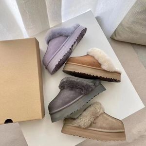 Lyxdesigner Tazzskor Kvinnor Casual Shoes Suede Sneakers Värme präglade fårskinnsfoder broderi platt plattform päls diskett toffel damer utanför skjutreglaget