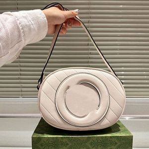 Oval Kamera Çantası Tasarımcı Crossbody Bag Kadın Çanta Çantası Yuvarlak Karıştırıcı Mektup Ayarlanabilir Kayış Fermuarı Cüzdan Lüks Çantalar