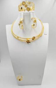 Halsbandörhängen Set Dubai Gold Color Jewelry Middle East Lady African Bride Ring Earring Armband 4 Pieces from Stock