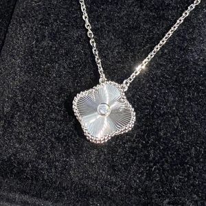 2024designer jewelry Four clover necklace designer necklace Highly Quality 18Kgold moissanite chain Valentine Day Mother's Day for girlfriend with box jewellery