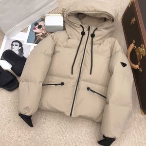 23AW Kadın Ceket Parkas Aşağı Kapşonlu Ceket Moda Kısa Jacke Tasarımcıları Stil Sıradan Kıyafet Rüzgar Dergisi Cep Bayan Sıcak Katlar S-L