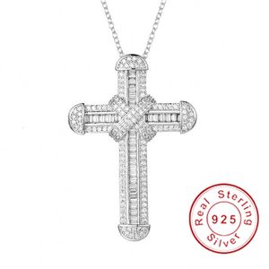 Pendanthalsband 925 Silver Exquisite Bible Jesus Cross Necklace For Women Men Crucifix Charm Simulated Platinum Diamond Jewelry N028 230817