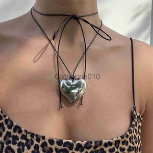 Pendant Necklaces Black Velvet Big Heart Pendant Choker Necklace for Women Elegant Weave Knotted Bowknot Adjustable Chain Necklace Jewelry J230817