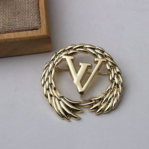 Womens Classic Brooch Pin Suit Dress Pins for Lady Fashion Brand Letter Designer Brooches Jewelry Accessories