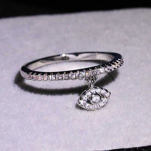 Pierścienie zespołowe Nowe Lucky Evil Eye Pierścień Silver Talerz Pierścień Eye Kamień wisiorek damski biżuteria moda luksusowy pierścionek zaręczynowy J230817