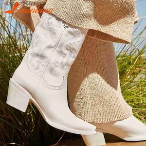 Stiefel Cowboy Western Stiefel für Frauen 2022 Brandneue Cowgirl White Mid Calf Boots Stickerei Stickerei nähen Frauenschuhe Stiefel große Größe 43 T230817