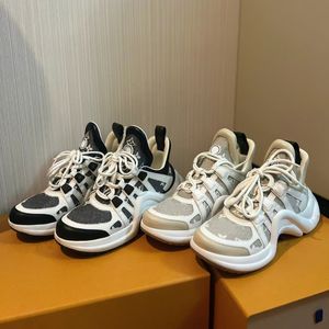 Trener Paris Fashion Casual Dad Buty łuku Artyle skórzane buty sportowe Buty swobodne buty Czarne oddychane łuk