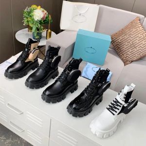 Designer Shoes Men's Autumn and Winter Motorcycle Boots Women's Thick Sole Travel Lace up Boots Cowhide Women's Platform Casual Shoes Leather Wrap Women's Shoes