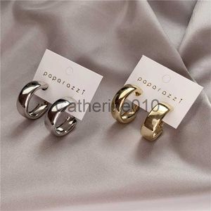 Urok minimalistyczna marka Hoop Circle Parrwoman 2022 Nowy vintage złoty kolor Koreańskie wypowiedź zarośla Big Akcesoria Brincos J230817