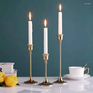 Candele 3pcs/set in stile europeo Metal semplice decorazione per matrimoni dorate bar per feste decorazioni soggiorno candedili per la casa