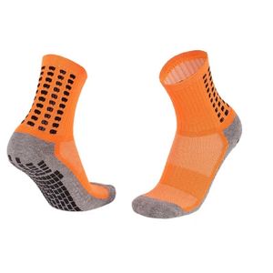 Sportstrumpor Soccer Socks Non-Slip Material Lukt och svett absorberande fyrkantig stil för män och kvinnor 230816