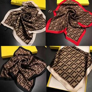 Eşarplar 2023 Yaz Günü Tasarımcı Kadın İpek Scarf Fashion Mektup Head Band Luxury Marka Küçük Eşarf Seyahat Değişken Başörtüsü Aksesuarları Aktivite Hediyesi Z230817